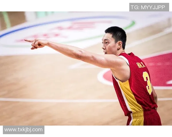 中国男篮在决赛中对阵约旦队全力争冠展现团队精神与竞技实力